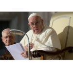 El Papa: “Que los cristianos se ensucien las manos en los temas de hoy”