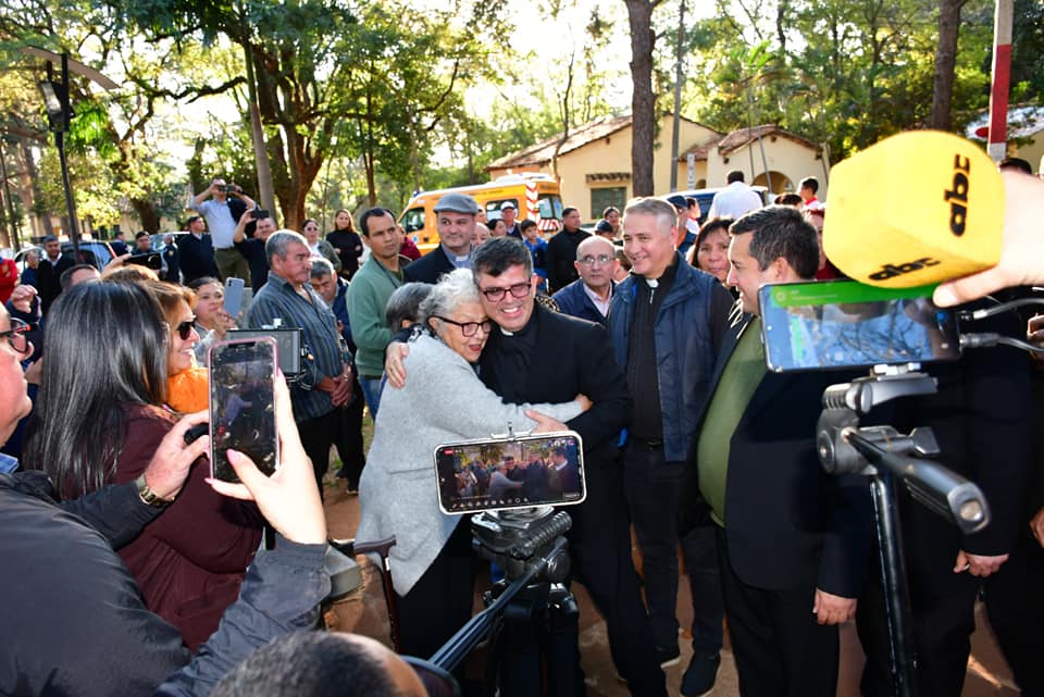 Compartimos con profunda alegría algunas imágenes del recibimiento oficial a Monseñor Osmar López Benítez en la Diócesis de San Juan Bautista de las Misiones y Ñeembucú.